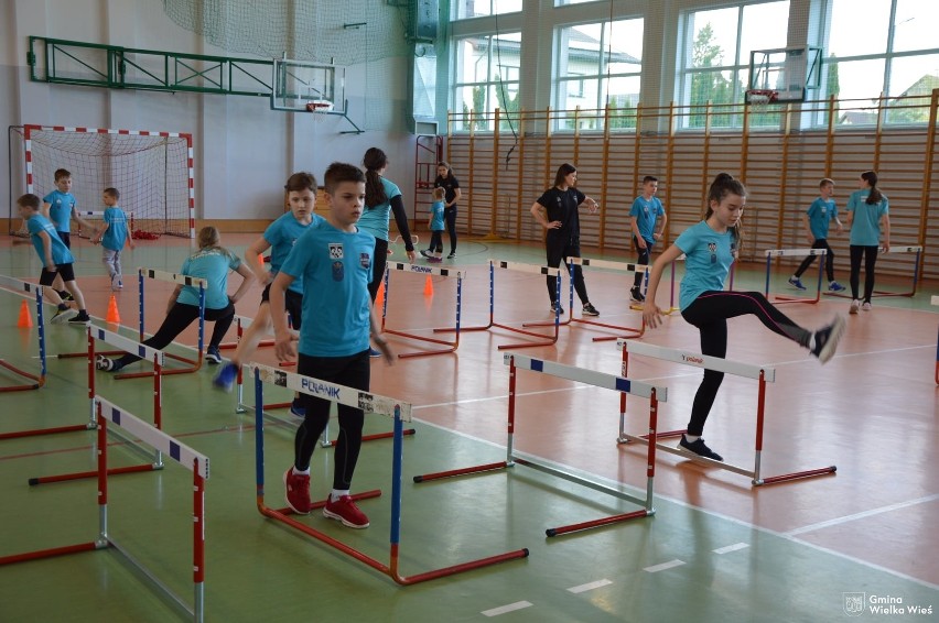 Wyjazdowy trening młodych sportowców z Akademii Sportu AZS...