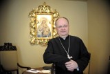 Bp Andrzej Czaja apeluje na twitterze o modlitwę za dotkniętych koronawirusem