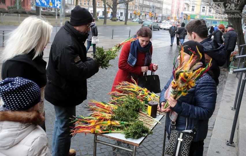 Szczecinianie rozpoczęli Wielki Tydzień, tłumy ruszyły do...