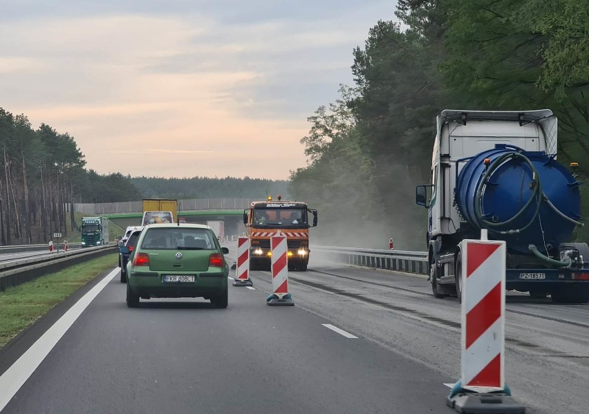 Trwa remont nawierzchni na odcinku S3 Sulechów - Zielona...