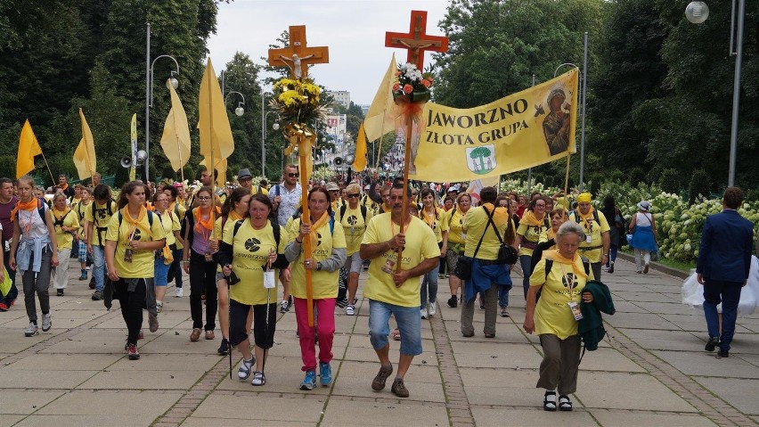 Pielgrzymka Sosnowiecka 25. raz dotarła na Jasną Górę! [ZDJĘCIA]