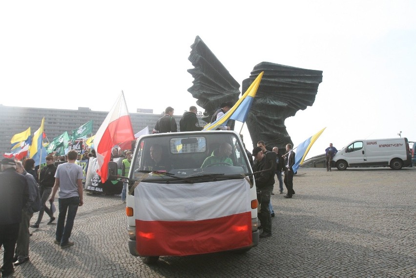 Marsz Powstańców Śląskich - w Katowicach demonstrowali...