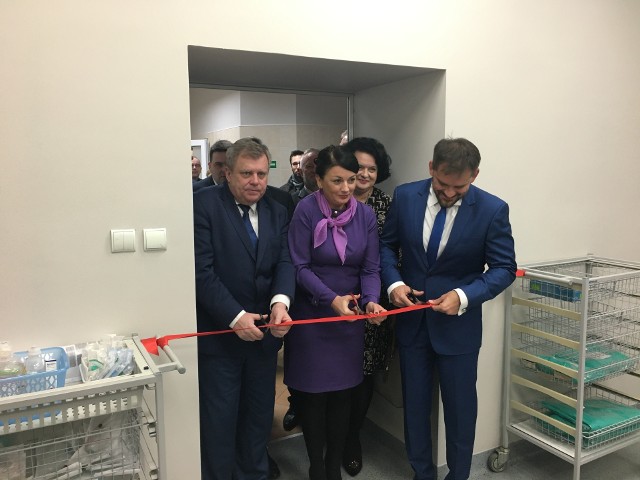 Szpital w Knurowie otworzył nowy Wieloprofilowy Oddział Zabiegowy. Zobaczcie jakie warunki czekają na przyszłych pacjentówZobacz kolejne zdjęcia. Przesuwaj zdjęcia w prawo - naciśnij strzałkę lub przycisk NASTĘPNE