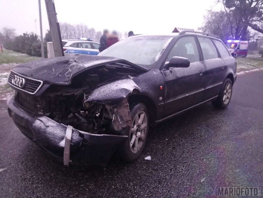 Dąbrowa. Zderzenie audi i skody na drodze krajowej nr 46 na trasie Opole-Nysa