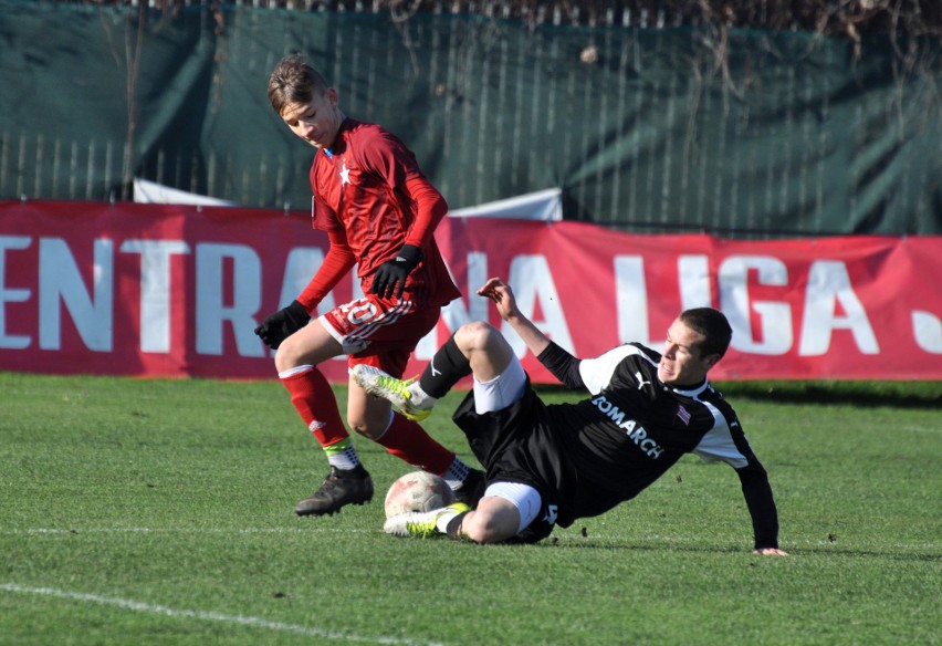 Centralna Liga Juniorów U-17: Wisła - Cracovia. Derby Krakowa pod wodzą... sędzin. "Pasy" przyćmiły "Białą Gwiazdę" [ZDJĘCIA]