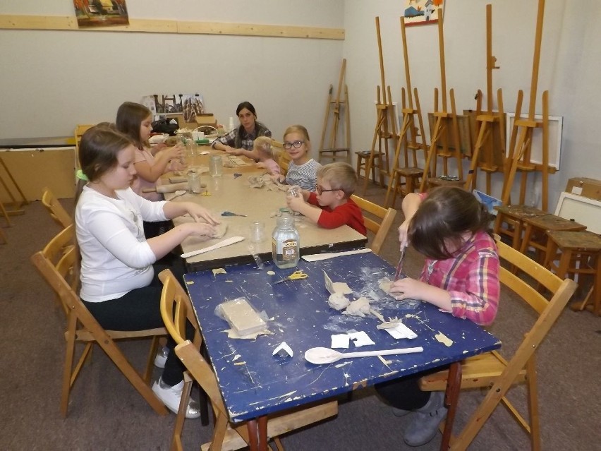 Przedświąteczne warsztaty artystyczne dla dzieci w Wojewódzkim Domu Kultury w Kielcach 