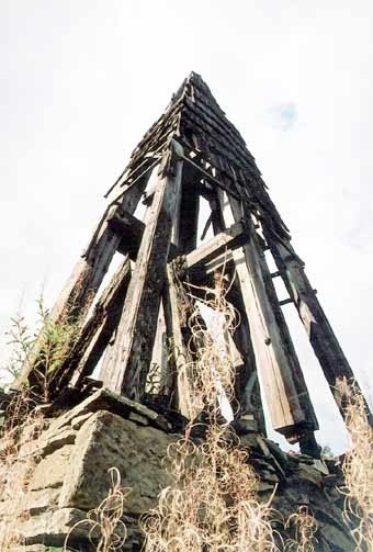 Na szkielecie monumentalnej wieży na Rotundzie zachowały się...