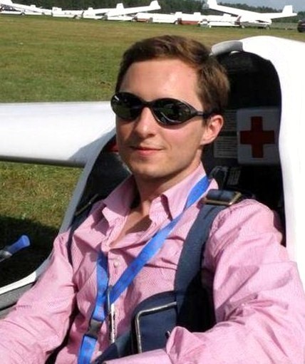 Jędrzej Skłodowski jest wychowankiem Aeroklubu Kujawskiego. Obecnie mieszka w Holandii.