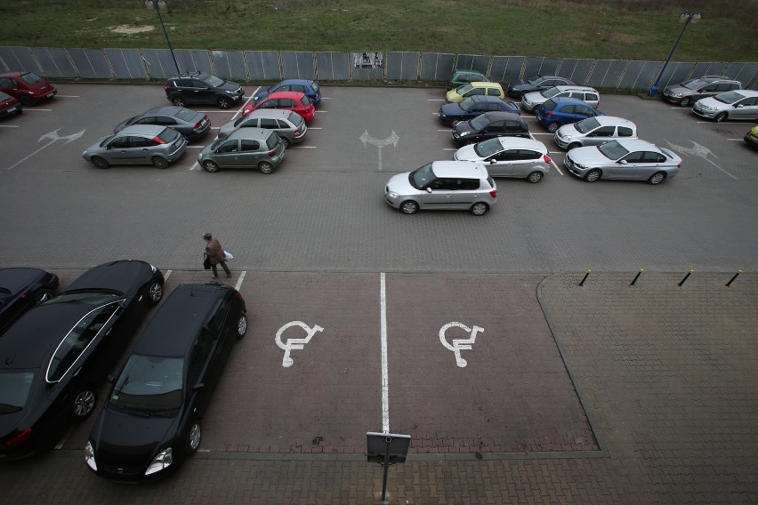 Prokuratura: Trzeba zmienić zasady parkowania we Wrocławiu
