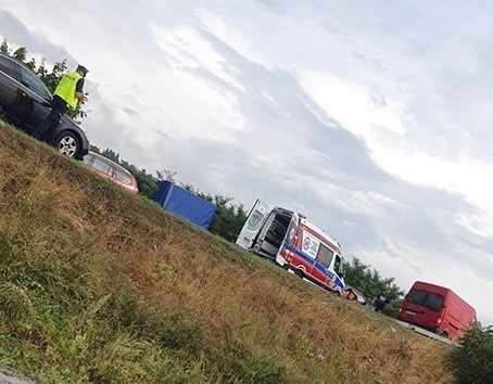 Gryfino: Wypadek w rejonie wiaduktu. Są objazdy 