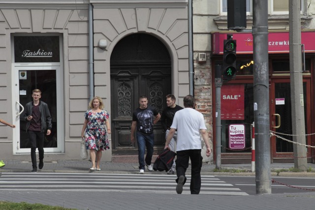 Teraz piesi na przejście przez zebrę maja w jednym przypadku 10 sekund (czyli o 4 więcej niż wcześniej), a w drugim aż 30 sekund (o 24 więcej).