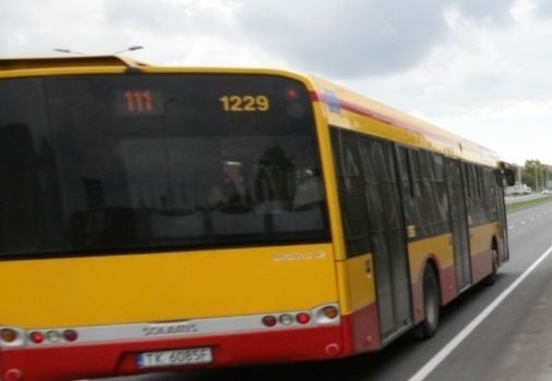 Wypadek w Kielcach. Pasażerka autobusu ranna 