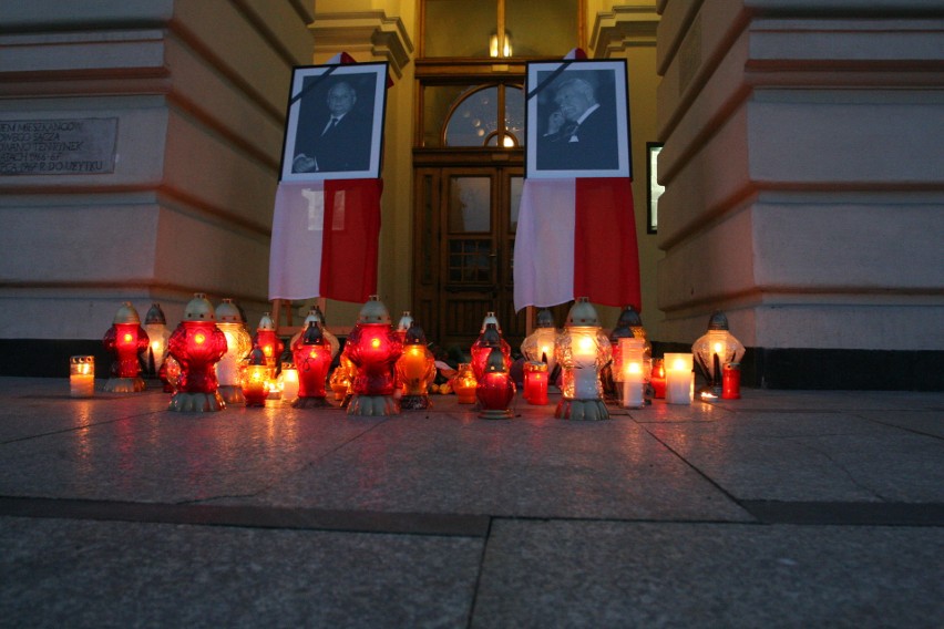 10 kwietnia 2010 roku - Nowy Sącz w żałobie po katastrofie smoleńskiej