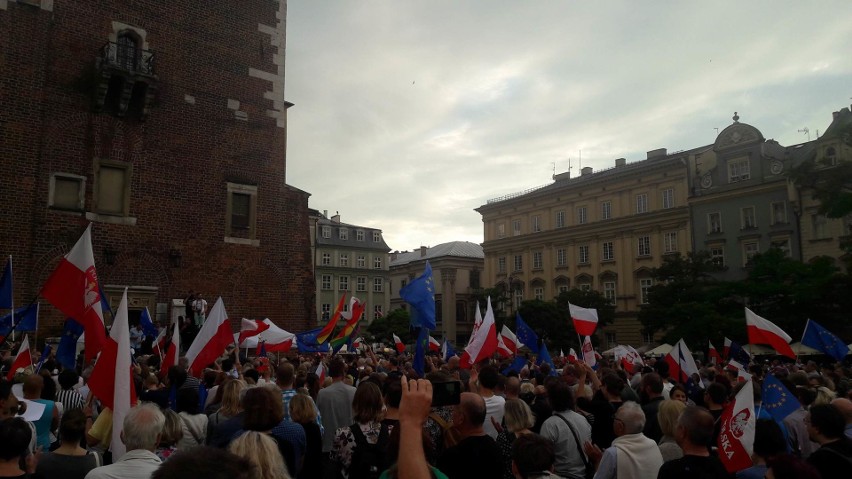 24 lipca 2017. Protest w obronie niezależności sądów na...