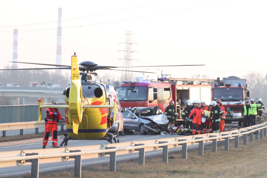 Poważny wypadek na Wschodniej Obwodnicy Wrocławia. Lądował...