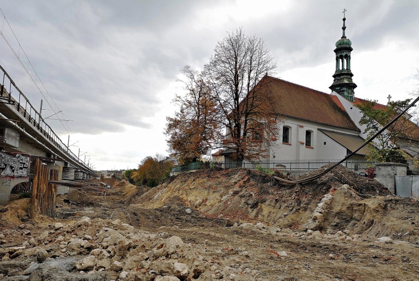 Odkryty fragment muru na wysokości kościoła św. Mikołaja