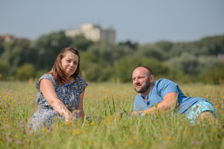 ,,Rolnik szuka żony” - w niedzielę finał! Wiemy, co wydarzy się w przedostatnim odcinku. Justynę z Chorzowa dopadną wątpliwości! 