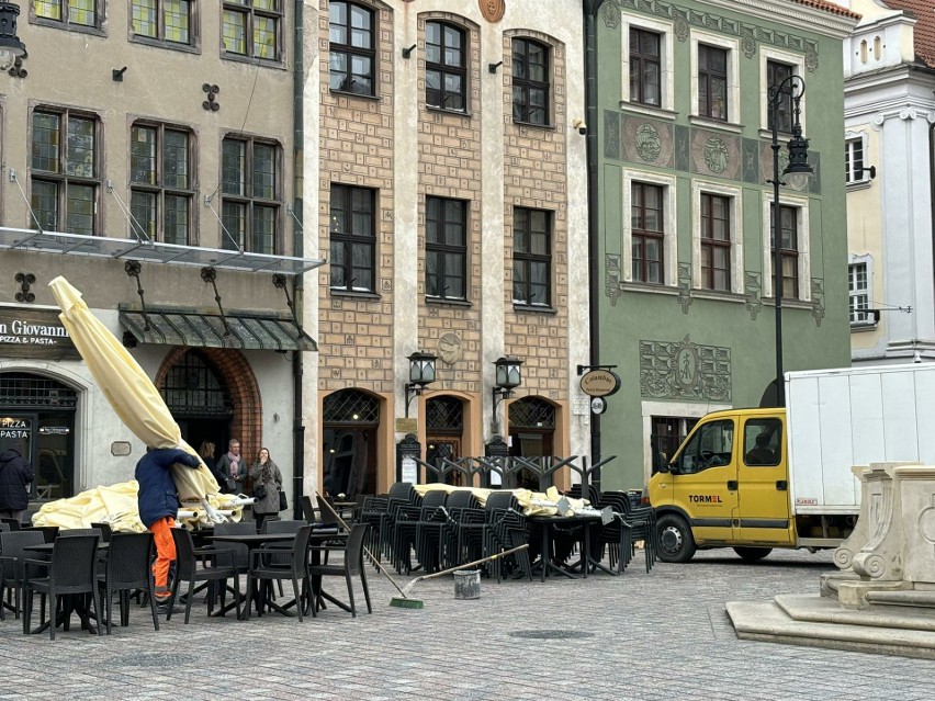 Parasole zniknęły z poznańskiego Starego Rynku