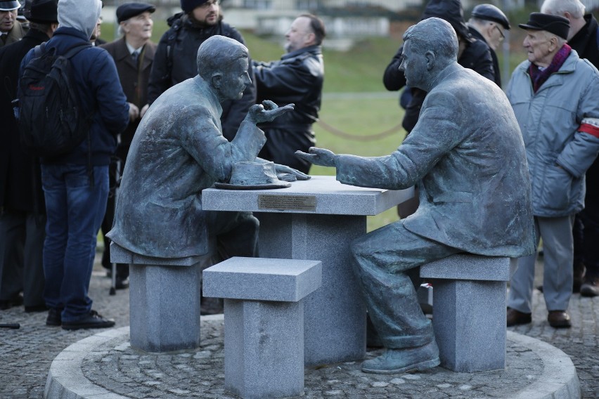 Pomnik Józsefa Antalla i Henryka Sławika stanął w Warszawie