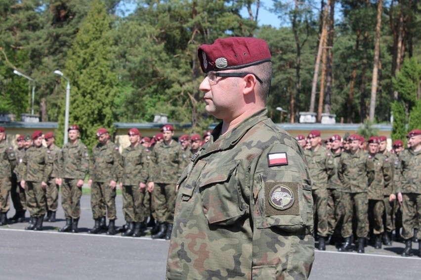 Żołnierz uratował życie rannego policjanta z Opoczna. Został wyróżniony za bohaterską postawę