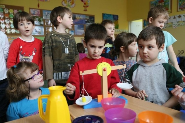 Kacper Trochimczyk, Kacper Zaremba i ich koledzy z zerówki w Szkole Podstawowej nr 4 uwielbiają zajęcia z gotowania. Ale placówka proponuje 17 rodzajów różnych kółek zainteresowań swoim uczniom w ramach projektu, realizowanego wspólnie z Klanzą.