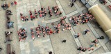 Flash mob Lubię Białystok. Napis z ludzi na Rynku Kościuszki. (zdjęcia)