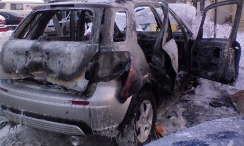Spłonął samochód na Kapuściskach - możliwe podpalenie [zdjęcia]