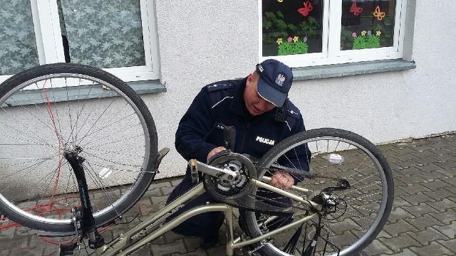 Dzielnicowi z Osięcin oraz członkowie klubu rowerowego „Herosi” zapraszają na znakowanie rowerów.