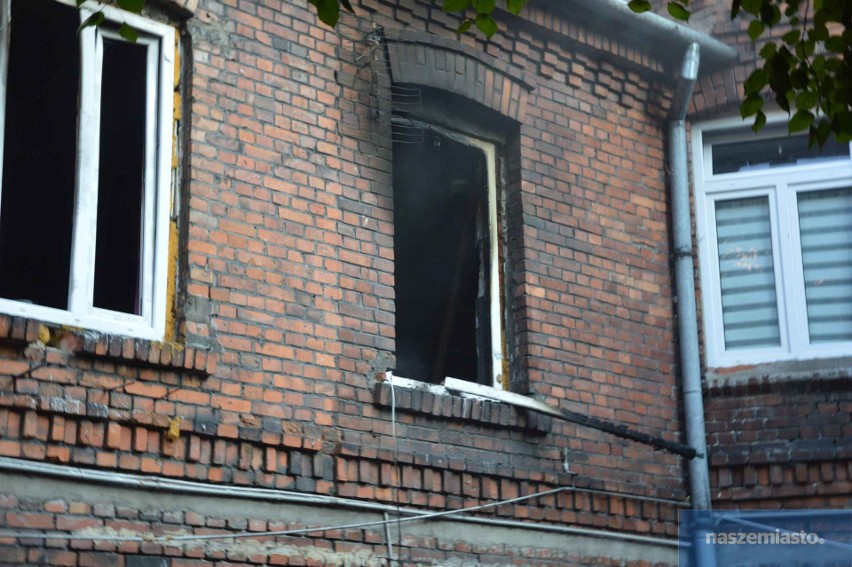 Pożar mieszkania w centrum Włocławka [zdjęcia, wideo]