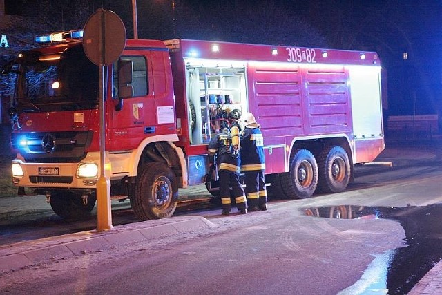 Zgłoszenia, które napłynęły do kostrzyńskich strażaków, dzieliło zaledwie 16 minut.