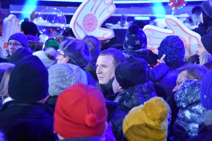 Sylwester 2018 w Zakopanem. Tak na Równi bawiła się publiczność oraz VIPy (w tym marszałek sejmu)