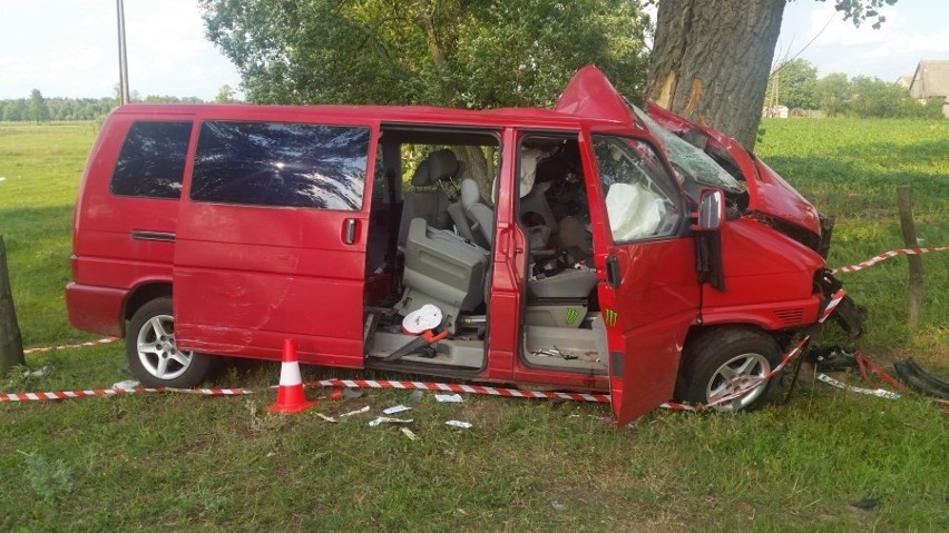 Wypadek w Małowidzu. 40-latek w szpitalu