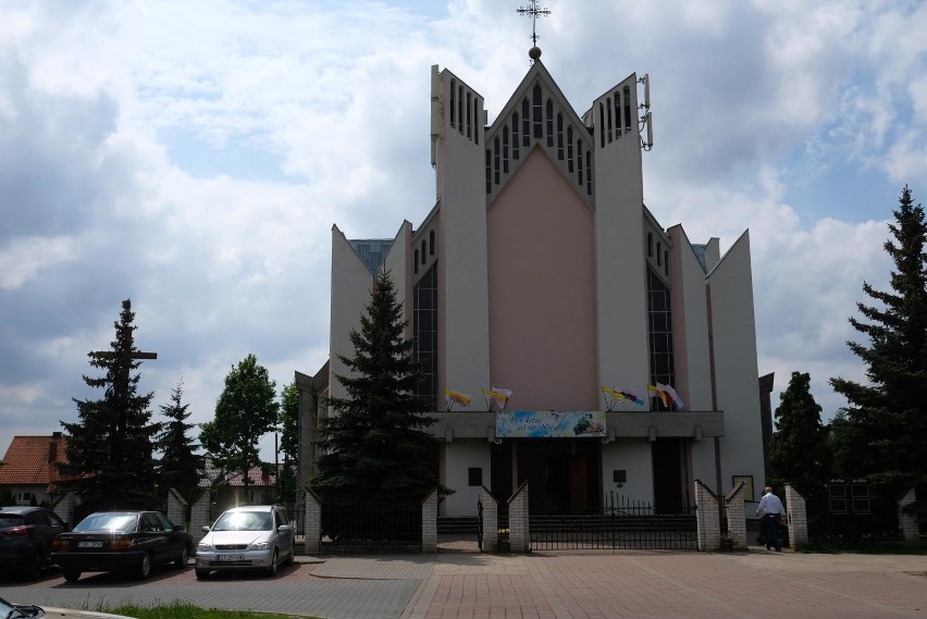 Przypomnijmy też, że gdy zadzwoniliśmy do parafii i...