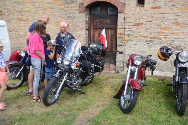 Motocykle cieszyły się dużym zainteresowaniem wśród zwiedzających i gości Święta Żelaza i Stali w Chlewiskach.