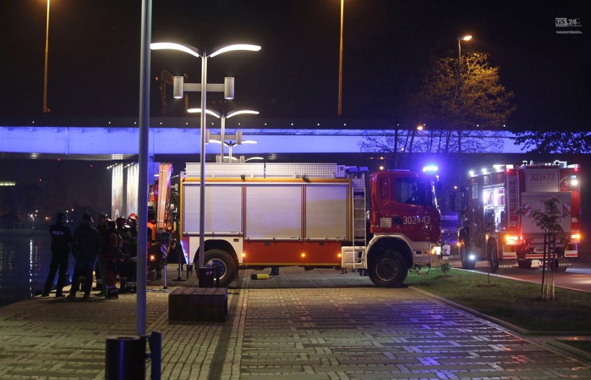 Samochód wpadł do Odry. Policja ustala jak to się stało