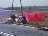 Wypadek we wsi Węgry pod Opolem. Zderzyły się samochód osobowy i ciężarówka. Jedna osoba nie żyje