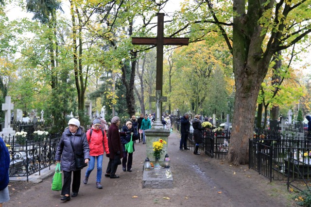 Tradycyjnie 1 listopada na cmentarzu św. Jerzego odbędzie się kwesta, podczas której zbierane są pieniądze na renowację pomników wartościowych artystycznie, upamiętniających zasłużonych torunian