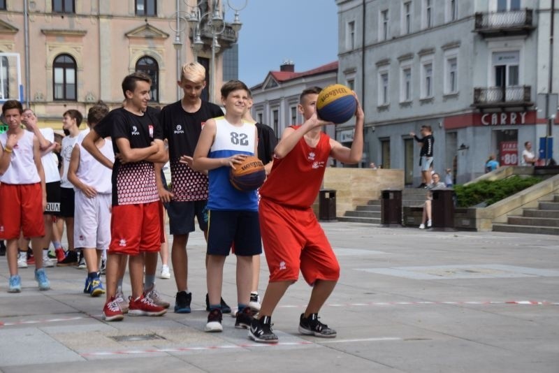 Na Placu Artystów odbył się finał turnieju Wakacje z Koszykówką (WIDEO, ZDJĘCIA)