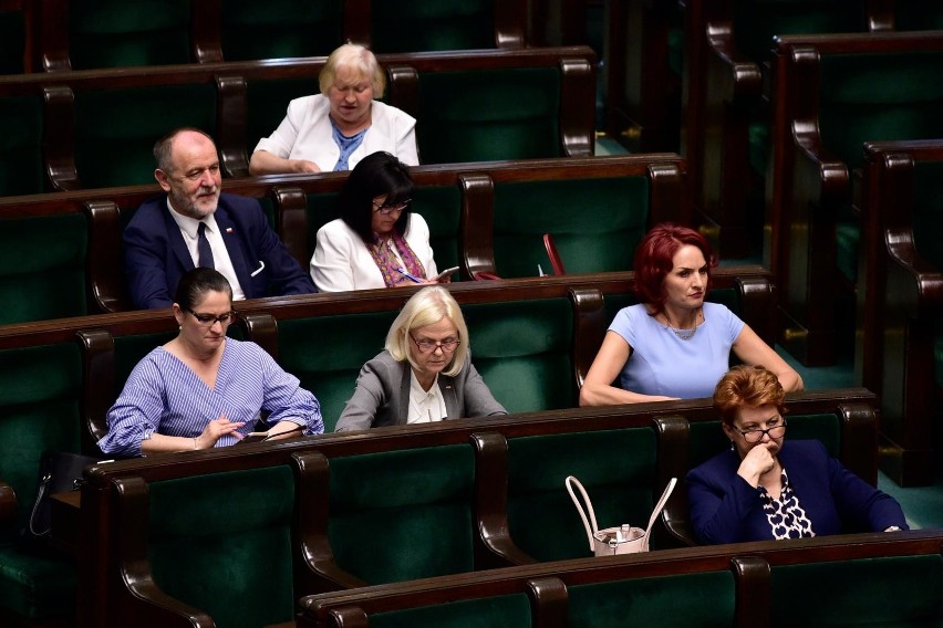 Renta socjalna w 2018 roku wzrośnie. Komisja sejmowa poparła...