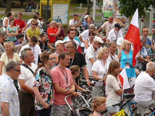 Kilkaset ludzi przyszło na obchody rocznicy Powstania Warszawskiego.