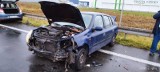Wypadek w Opolu. Na obwodnicy na wysokości Makro zderzyły się trzy samochody. Jedną osobę pogotowie ratunkowe zabrało do szpitala