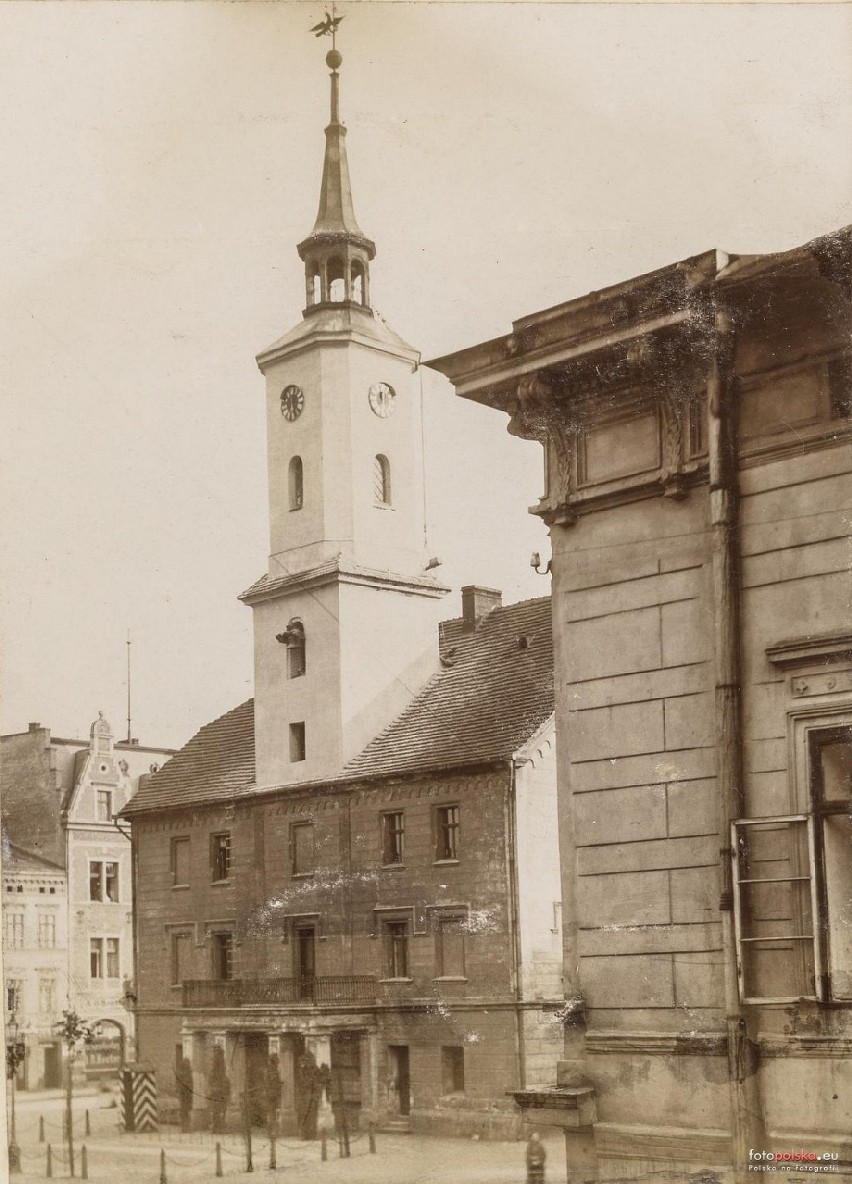 Tak zmieniał się przez lata Rynek w Gliwicach - ok. 1890 r....