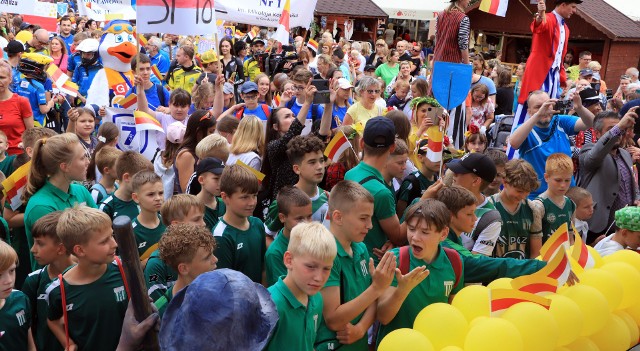 Parada  ulicami Grudziądza i  oficjalne otwarcie "Jarmarku Spichrzowego" w Grudziądzu