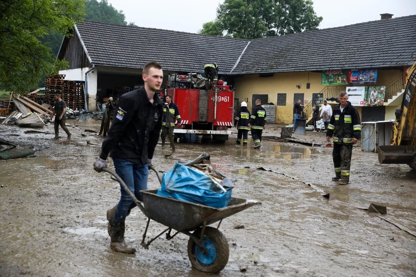 Czerwiec 2020. Skutki powodzi w Łapanowie i okolicy