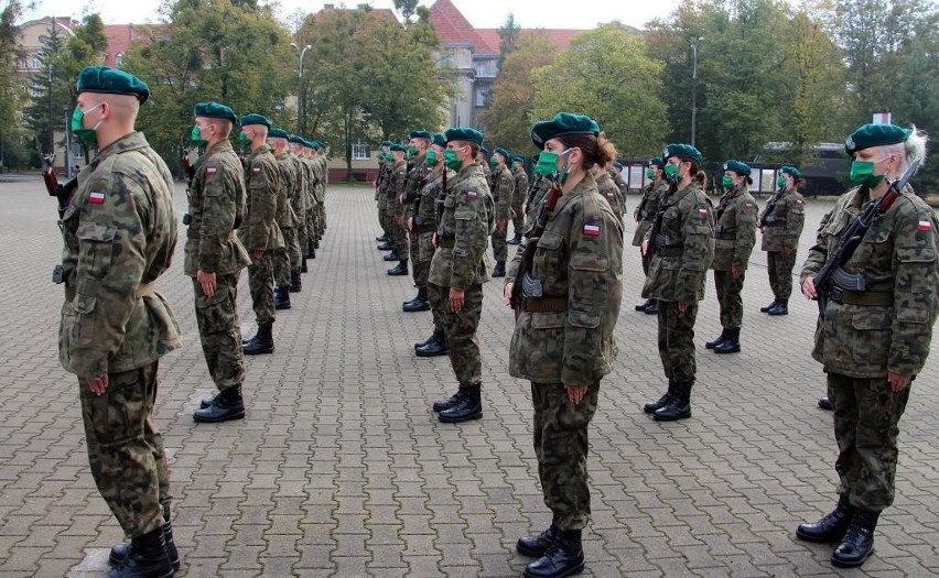 Dzień przysięgi wojskowej w Chełmnie, którą na wojskowy...