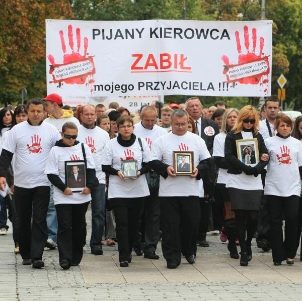 Marsz poprowadzili najbliżsi 28-letniego Szczepana.