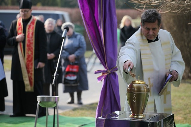 Pierwszy w Słupsku wspólny pogrzeb dzieci martwo urodzonych odbył się na Nowym Cmentarzu