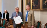 Uniwersytet w Białymstoku - kolejne wyróżnienie. Profesor Andrzej Maziewski został nagrodzony przez Komitet Fizyki PAN