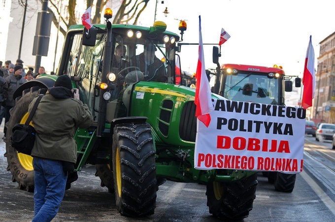 [zdjęcia] 60 ciągników w centrum