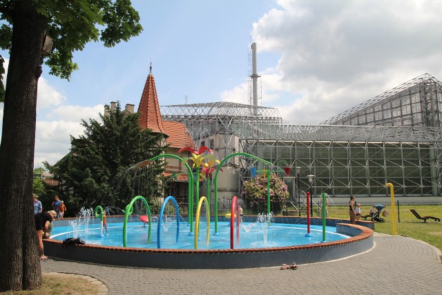 Otwarto wodny plac zabaw w Gliwicach. Zobacz kolejne zdjęcia. Przesuwaj zdjęcia w prawo - naciśnij strzałkę lub przycisk NASTĘPNE
